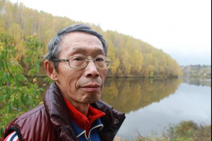 Трагедия в Каменске-Уральском: легендарный альпинист погиб при спуске со скалы | 78-летний альпинист сорвался со скалы в Каменске-Уральском и погиб