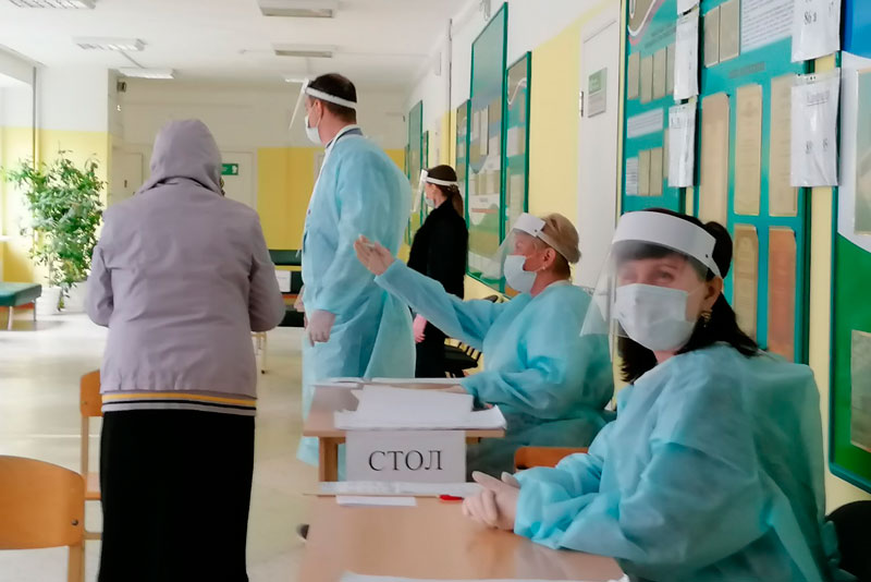 Каменцы демонстрируют удивительную активность — идут на избирательные участки и решают, быть изменениям в Конституции или нет