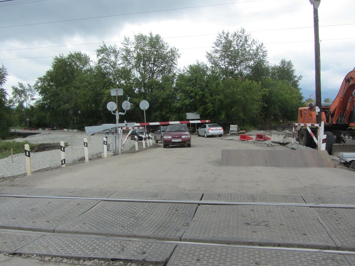 В Каменске на железнодорожном переезде «93 км» стартуют ремонтные работы. Целый месяц для транспорта организовано реверсивное движение