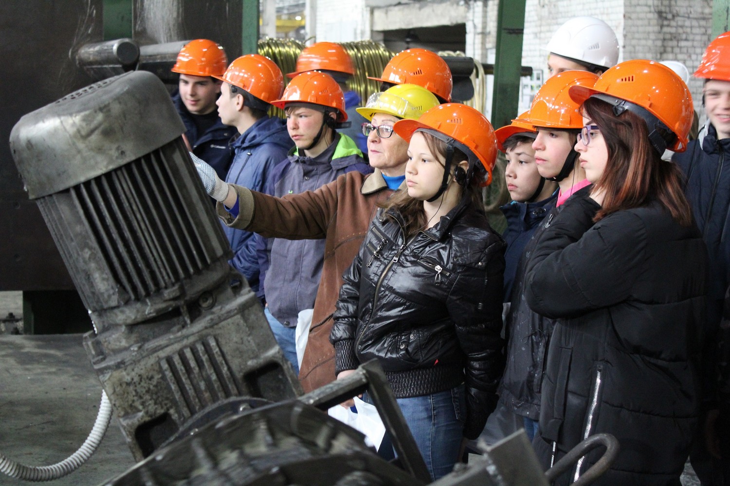 В Каменске-Уральском школьники «гостили» на ОЦМе – ребята знакомились с производством продукции из цветмета, фотографировались