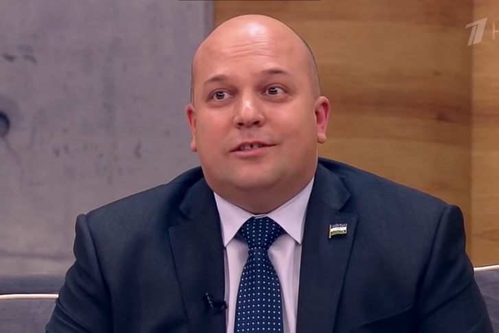 В Башкирии депутат отказался надеть маску в магазине и устроил скандал. Это сняла камера наблюдения