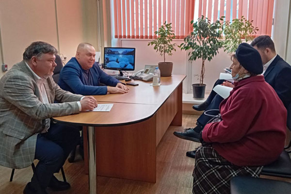 Министр здравоохранения Свердловской области Андрей Карлов посетил Каменск-Уральский с рабочим визитом | Глава Минздрава Свердловской области посетил Каменск-Уральский с рабочим визитом