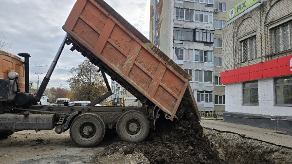 В Каменске-Уральском на улице Лермонтова вернули тепло и воду после капремонта сетей | Жители Каменска-Уральского дождались окончания ремонта теплосетей на Лермонтова
