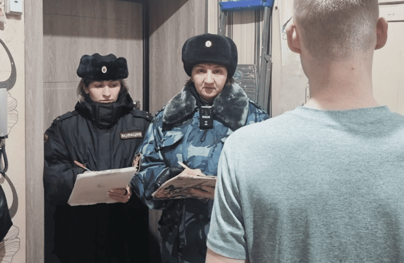 В Каменске-Уральском проверили подростков на каникулах | Рейд «Комендантский патруль» прошел в Каменске-Уральском