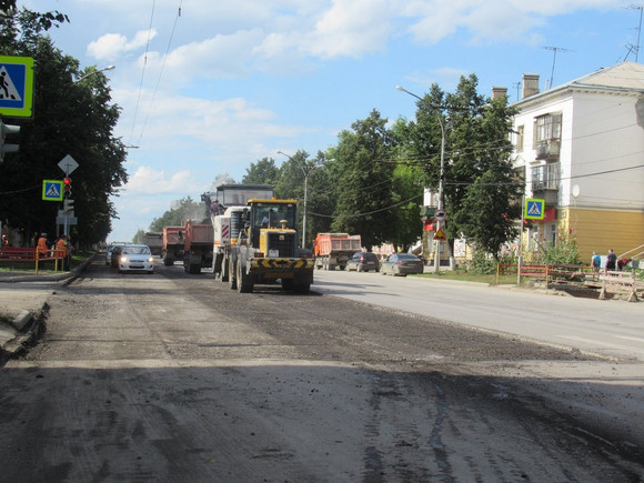 «Люди на остановке округлили глаза: «Газель» летит!» На ул. Алюминиевой в Каменске-Уральском – ремонтные работы, а знаки поставить забыли