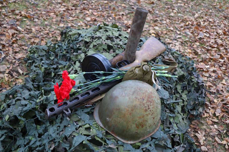 Не без гордости: в Каменске на Аллее Славы заложили новую скульптуру — фигуры моряка и пехотинца. Обещают открыть в День 75-летия Победы
