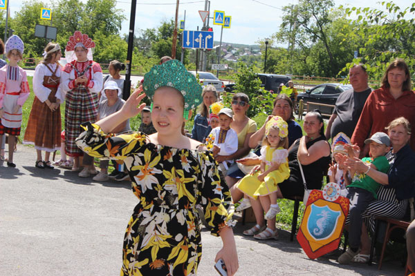 В Каменске-Уральском прошел фестиваль семейной культуры «МамПаРад»