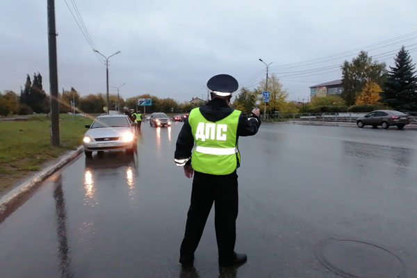 Один пьяный за рулем, трое — без права на управление транспортными средствами. В Каменске-Уральском состоялся рейд «Стоп-контроль» Один пьяный за рулем, трое — без права на управление транспортными средствами. В Каменске-Уральском состоялся рейд «Стоп-контроль»