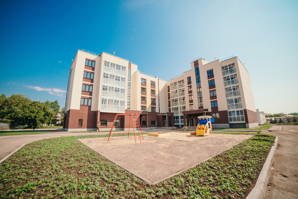 Квартиры в перспективном жилищном комплексе Каменска-Уральского теперь можно увидеть в удобное время. Говорят, тут построят детсад!