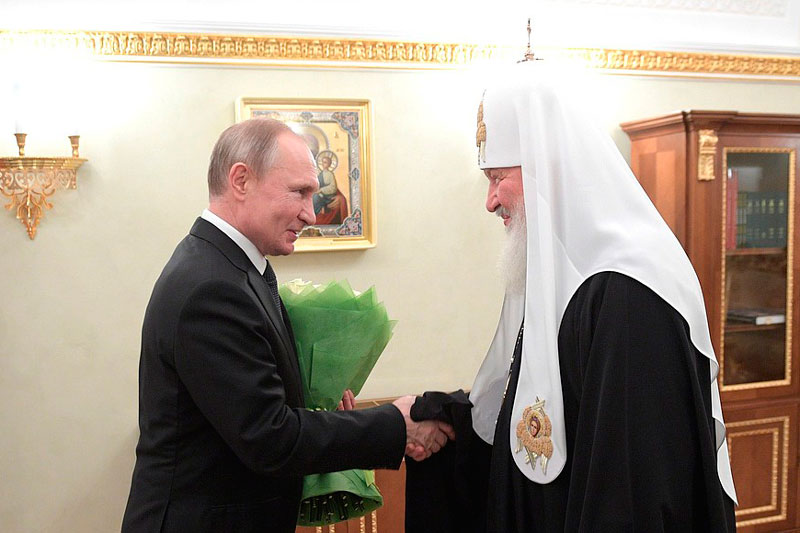 Патриарх Кирилл предложил вписать бога в Конституцию России