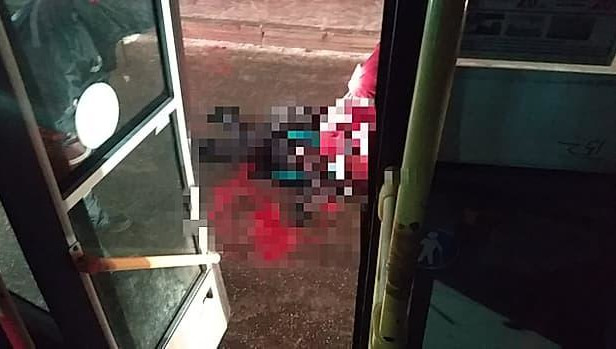 В Башкирии парень зарезал кондуктора на остановке на глазах у прохожих