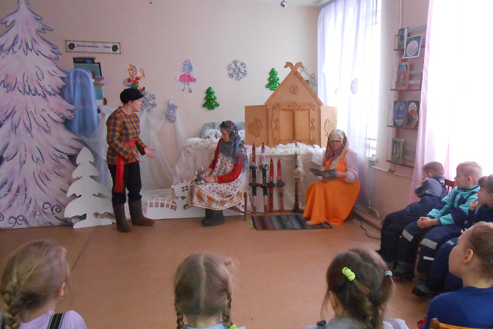 Про Кокованю, Даренку и Муренку: дошколят из садика Каменска-Уральского «погрузили» в самый, наверное, чудесный бажовский сказ...