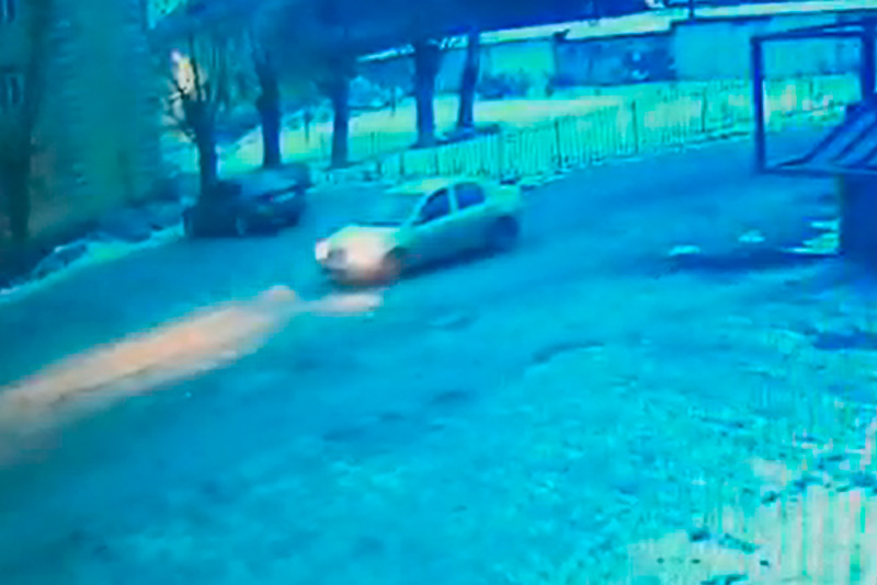 «Я сейчас деньги принесу», - сказала женщина водителю Рено Логан в Каменске, оставив в залог золотое кольцо. Вернулась — никого не было!