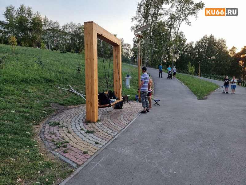 «Патруля нет». Ежедневно на новой набережной маргинальные личности распивают спиртное и жарят шашлыки