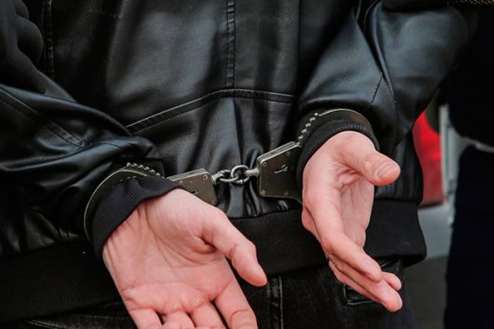 В Каменске-Уральском экс-милиционеру предъявили обвинение в нападении с электрошокером на бывшую жену | В Каменске-Уральском возбуждено уголовное дело против экс-милиционера за угрозу убийством и нападение на бывшую жену