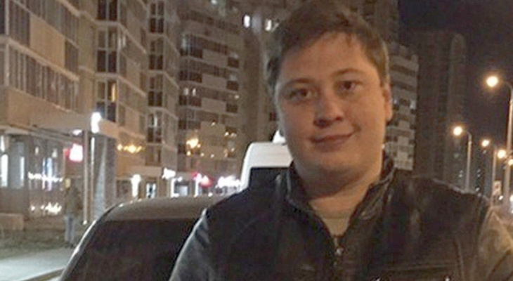 Оппозиционер из Чувашии, который плюнул в портрет Путина, получит крупную компенсацию Оппозиционер из Чувашии, который плюнул в портрет Путина, получит крупную компенсацию