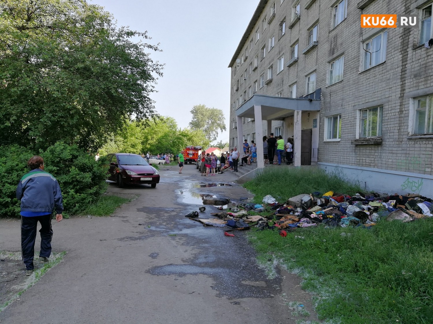 Срочно! На пожаре в Каменске-Уральском погибли отец и двое детей. На месте работают все экстренные службы города