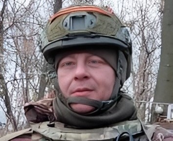 Житель Каменска-Уральского Дмитрий Макаров погиб на СВО при выполнении боевой задачи | В Каменске-Уральском простятся с погибшим бойцом СВО Дмитрием Макаровым