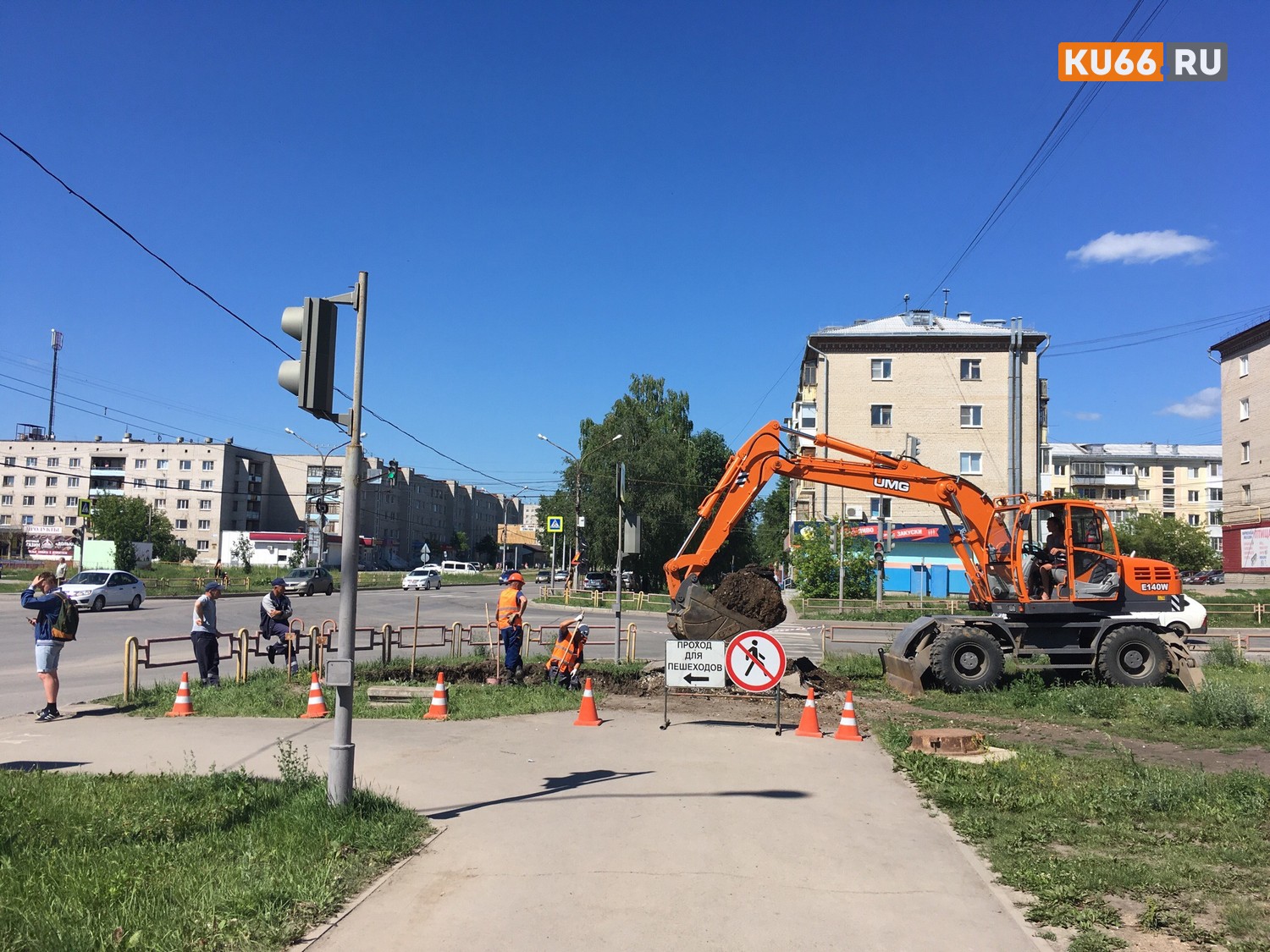 На неделю в Каменске-Уральском по проспекту Победы из-за ремонта теплосети будет полностью закрыто движение транспорта. Как и где объехать?