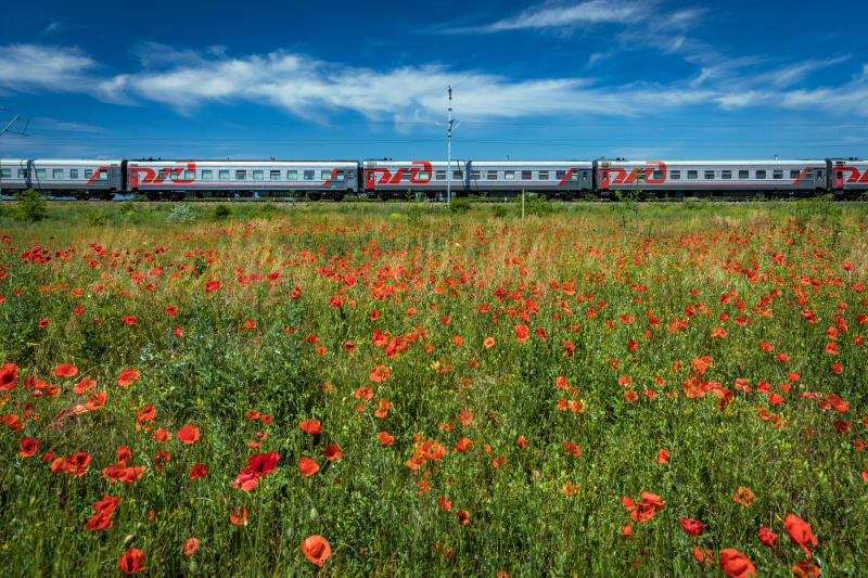 Лето все ближе. Из-за стабилизации ситуации с COVID-19 с мая через Каменск-Уральский начнут ходить поезда к черноморскому побережью