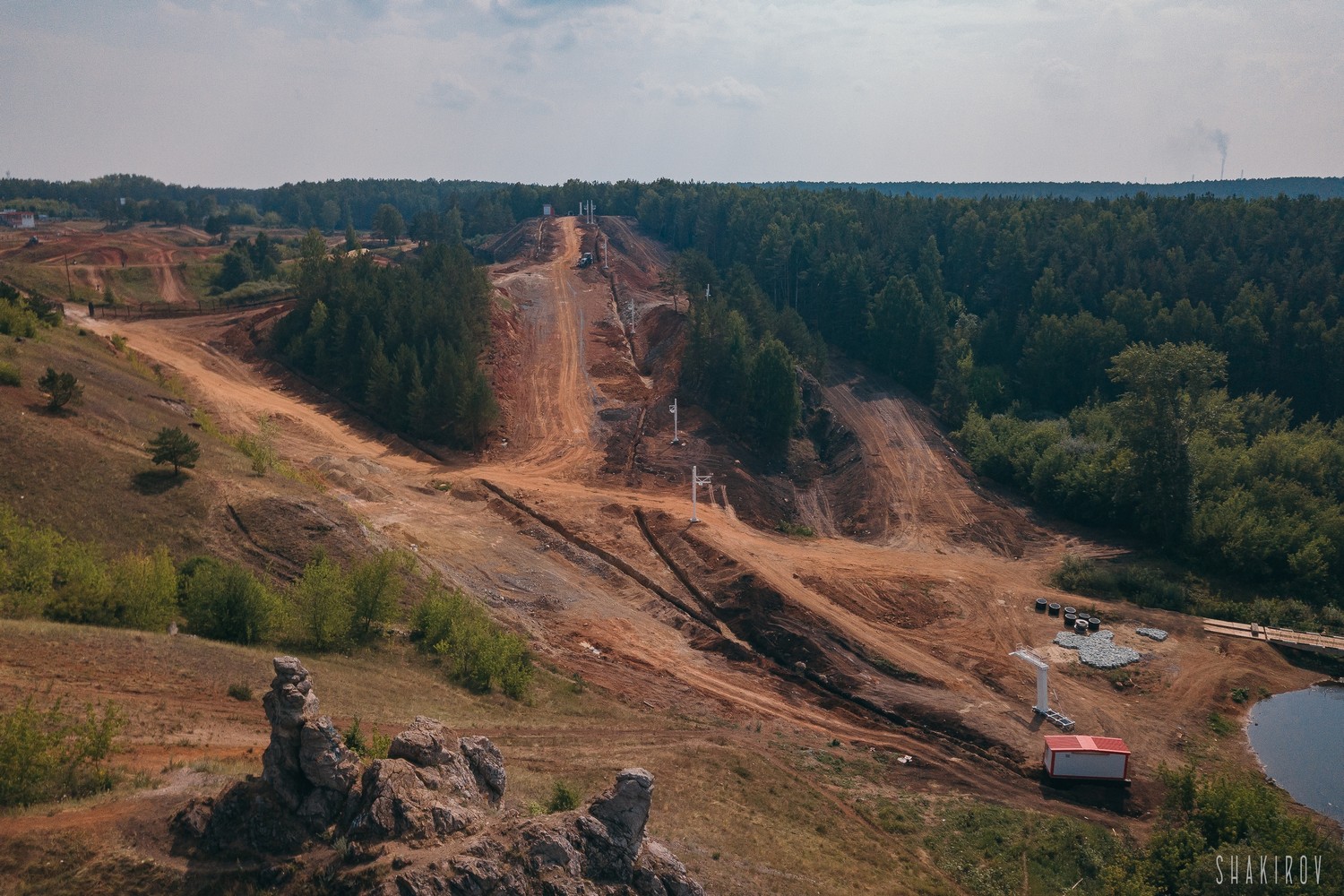 К началу зимы в Каменске-Уральском появится своя горнолыжка. Власть выделила на нее 135 миллионов рублей и окупать не планирует