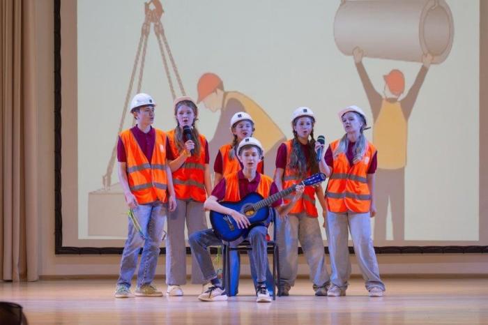 Школа в Каменске-Уральском выиграла 120 тысяч и признание на всю Россию | Каменск-Уральская школа №1 победила в федеральном проекте «Точка опоры» и получила грант