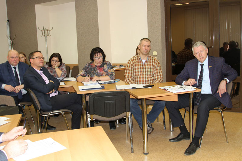 Эх, разгуляемся! В бюджете Каменска-Уральского на этот год — семь миллиардов рублей. Как власть планирует тратить эти деньги?