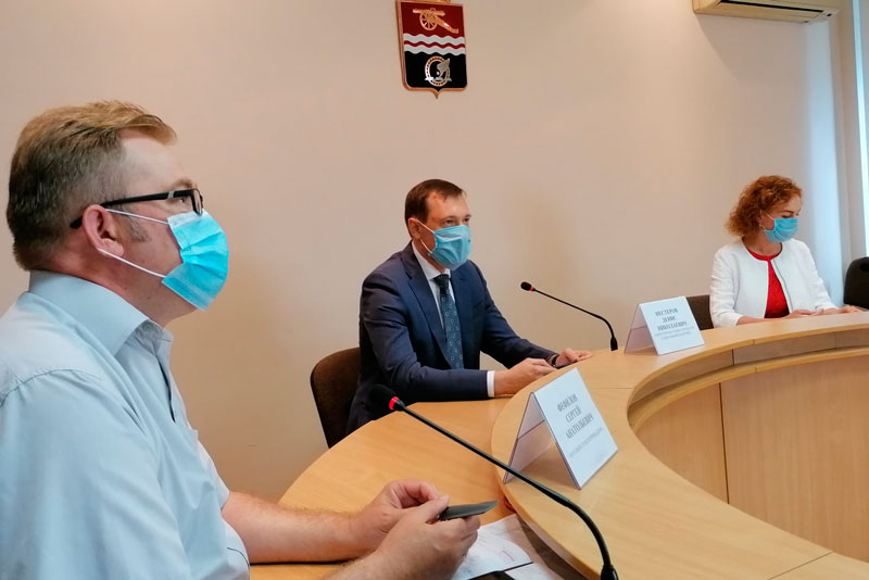 «Эпидемическая ситуация не улучшается». Чиновники констатируют, что в Каменске-Уральском рост числа заболевших продолжается слишком активно