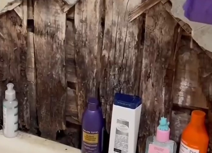 «Стены все трещат»: жители аварийного дома в Каменске-Уральском обратились к Путину | Жители аварийного дома в Каменске-Уральском обратились к Путину