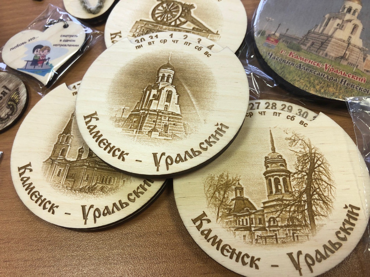Каменские сувениры далеки от идеала. Центр развития туризма запустил конкурс на лучшую безделушку, которая сможет заинтересовать гостей