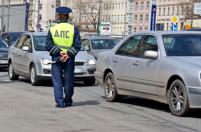 Гаишникам запретили применять на дорогах ручные радары