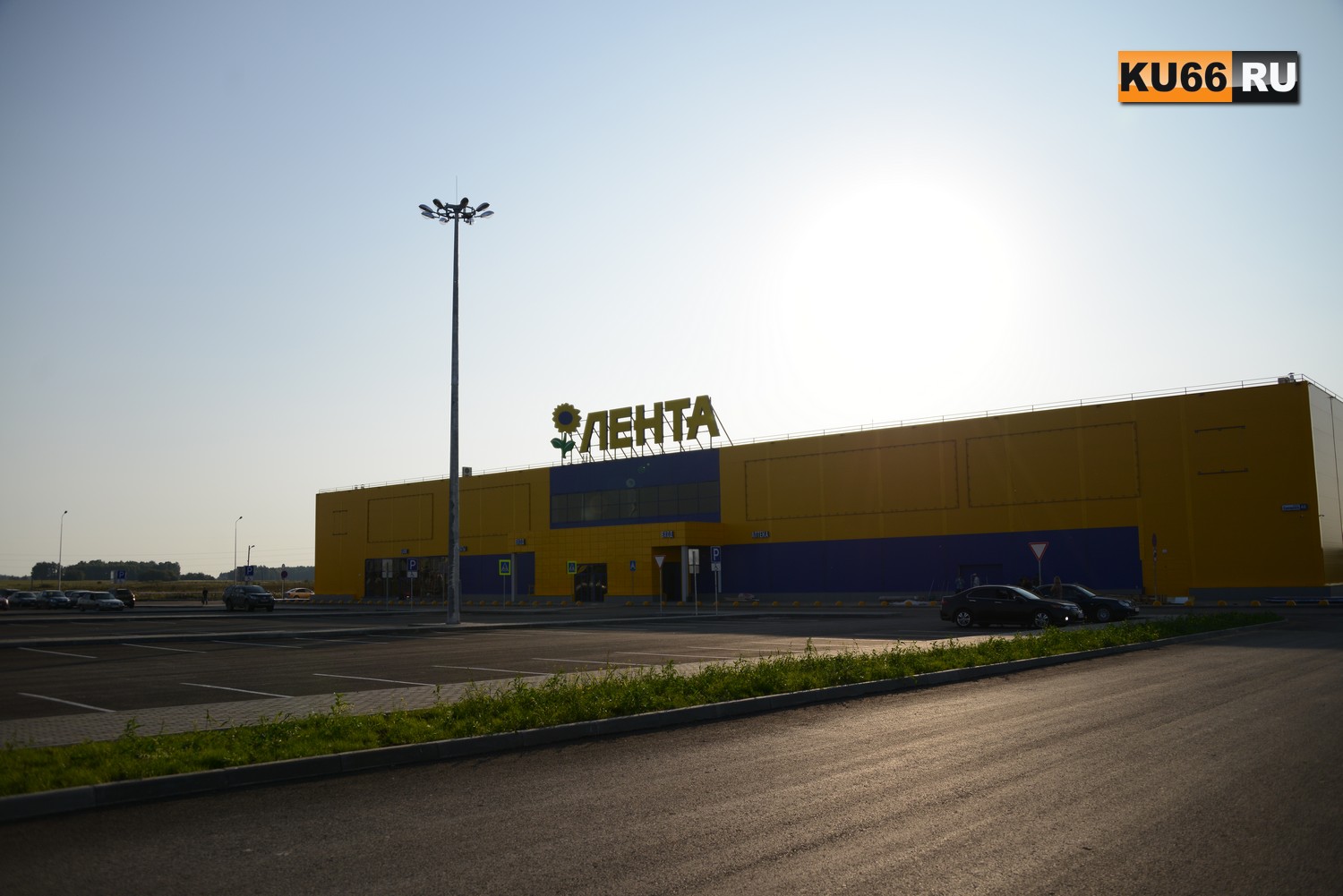 Гипермаркет, который строили целый год, открывается в Каменске и порадует покупателей новшеством, имеющимся только в Петербурге