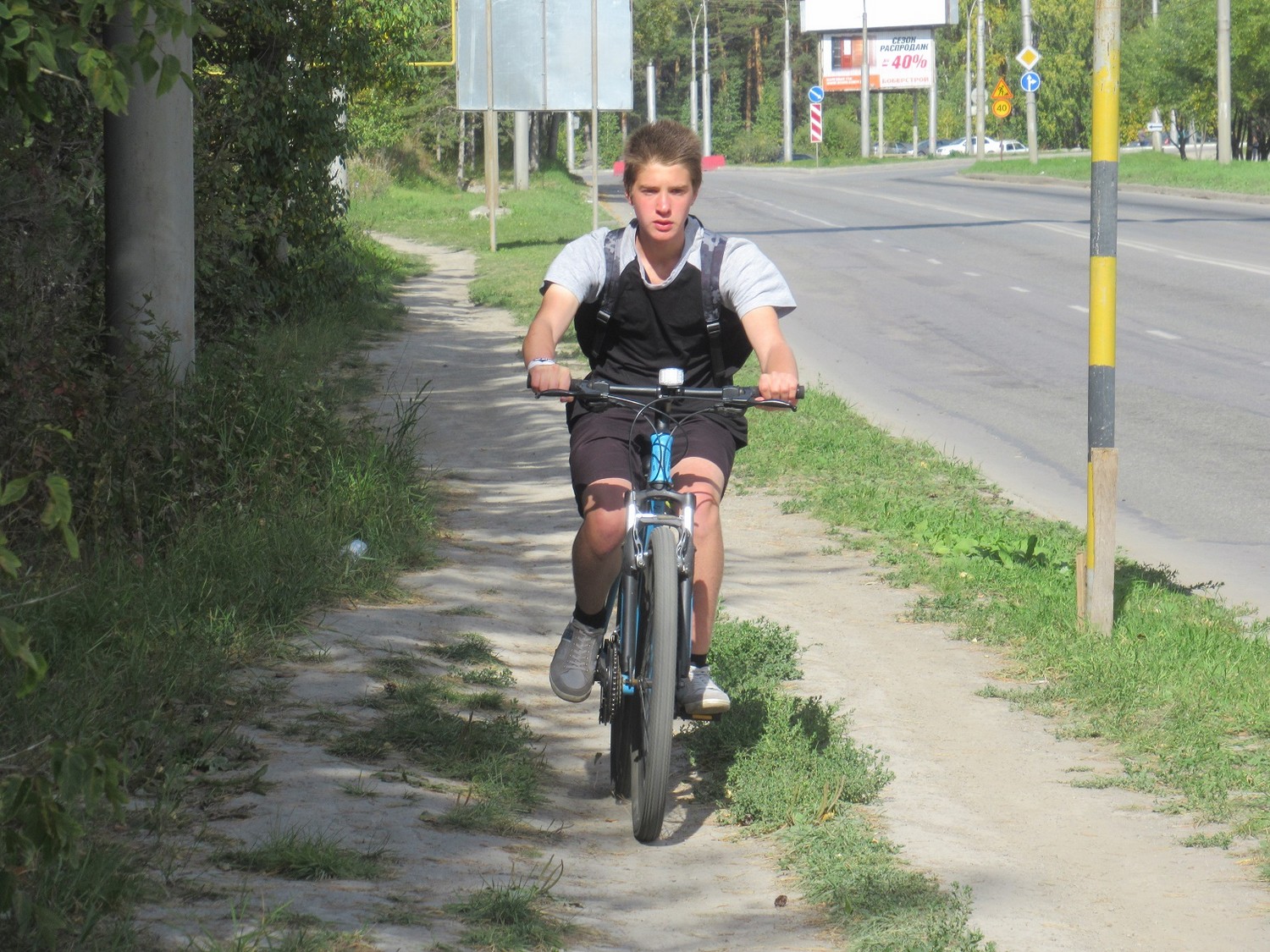 Проектировать параллельно улицам или с заходом в лесопарки? В Каменске-Уральском взялись решать проблему нехватки велодорожек. Помогайте!