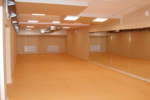 Юные спортсмены будут полноценно заниматься спортом в бывшем кинотеатре Молодежный в Каменске-Уральском. Здесь закончен ремонт! Юные спортсмены будут полноценно заниматься спортом в бывшем кинотеатре Молодежный в Каменске-Уральском. Здесь закончен ремонт!