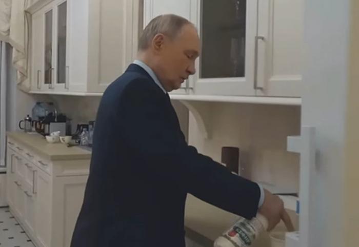 Что пьет Путин? Любимый напиток президента смели с прилавков после документального фильма | Любимый кефир Путина исчез с полок после показа по ТВ