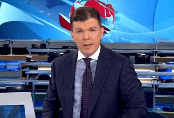 Ведущий Первого канала назвал полицейских США «терпилами», а российских — «героями»