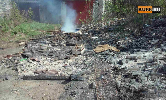 «Уважаемые граждане, прошу не гадить там, где Вы живете». Горстка жителей Каменска-Уральского борется с мусорной свалкой. Власти дела нет