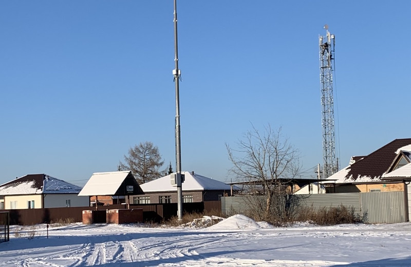 «Получение разрешений не требуется». Сотовый оператор ответил жителям Старого Каменска, которые возмутились «нелегальными» вышками