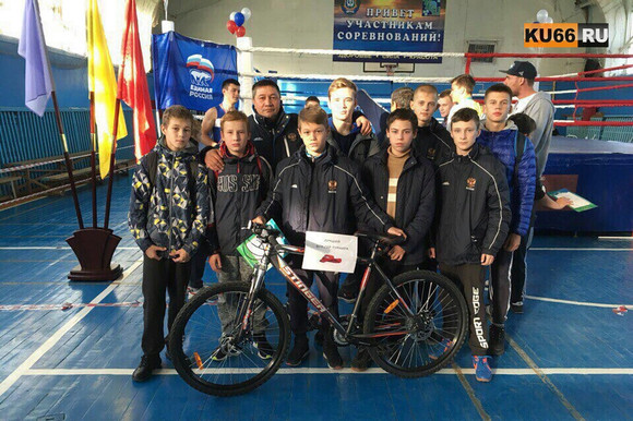 Воспитанники клуба «Надежда Урала» из Каменска-Уральского завоевали третье место на окружном турнире по боксу в ХМАО