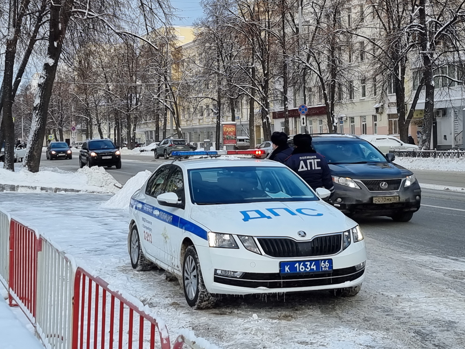 С 1 декабря россиян начнут штрафовать за езду на летней резине