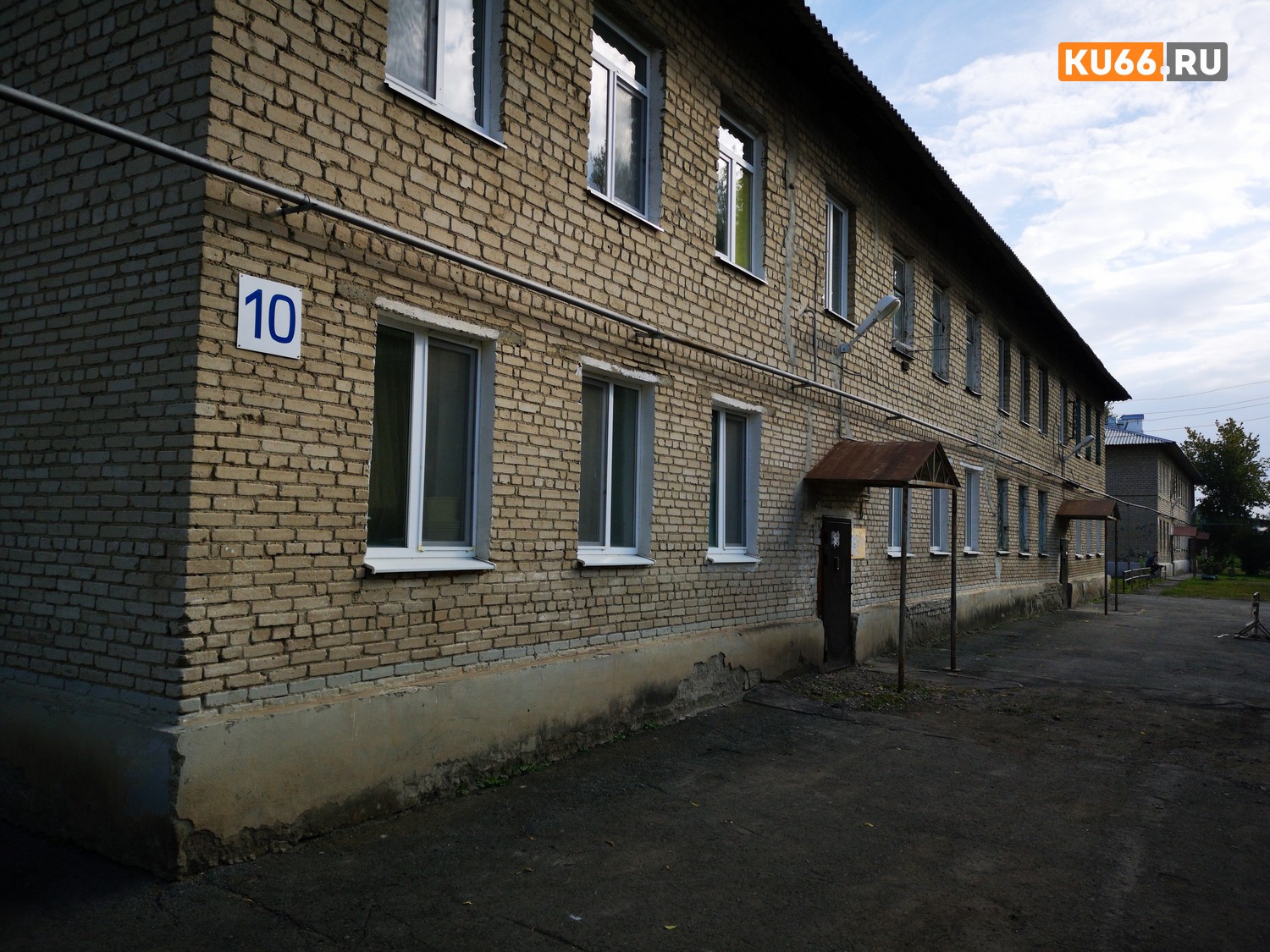 «Оставил варить курицу и ушел пить к соседу». В доме по ул. Физкультурников в Каменске-Уральском в среду чудом обошлось без трагедии...