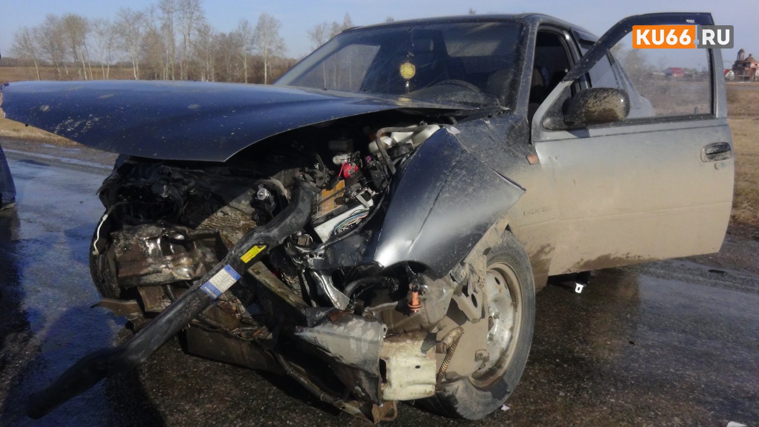 Под Каменском-Уральским иномарка лоб в лоб столкнулась с ВАЗом. С места аварии на неотложке увезли годовалого малыша и его маму