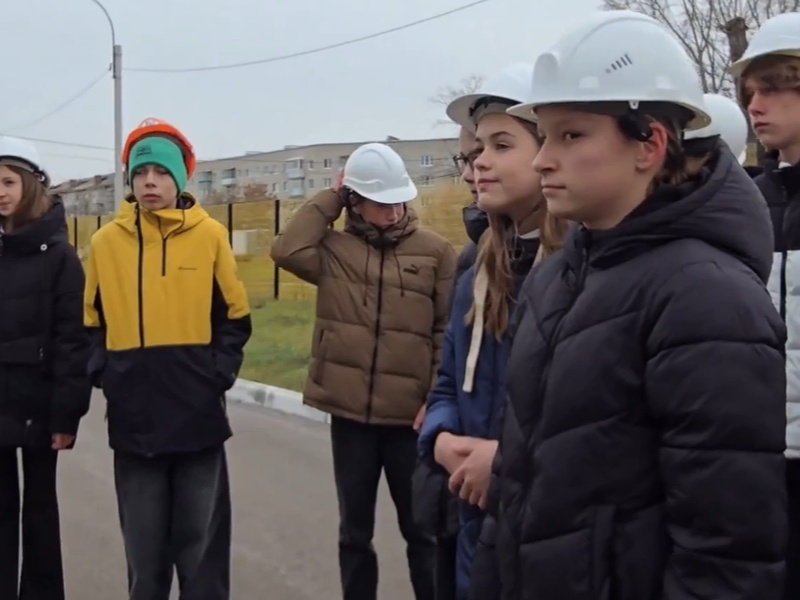 За кулисами тепла: школьники Каменска-Уральского побывали на котельной и удивились её устройству | Восьмиклассники из Каменска-Уральского посетили котельные  — экскурсия от «Теплокомплекса»