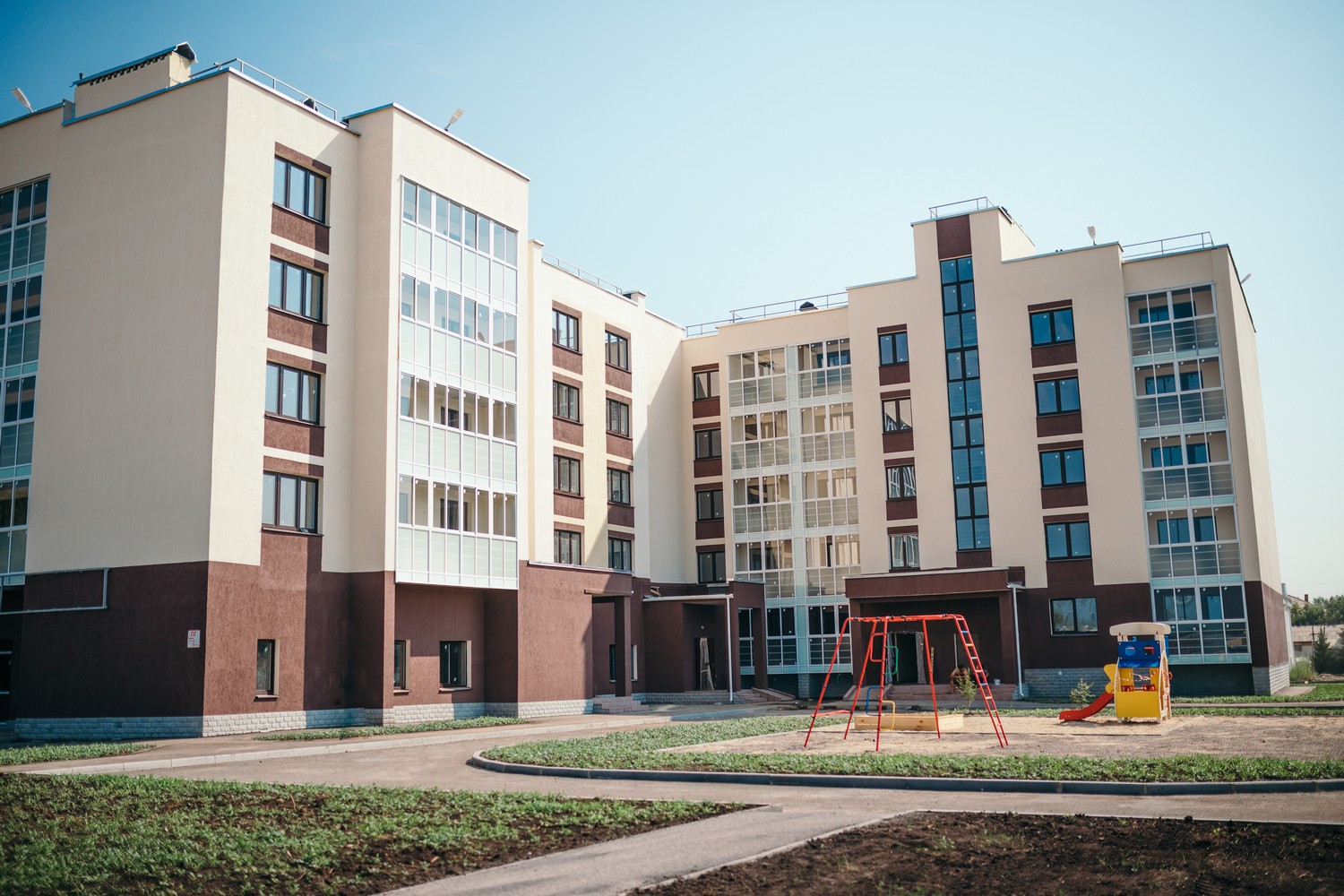 Первым покупателям ЖК «Изумрудный», который скоро разрастется до небольшого уютного городка, застройщик предложил заманчивые скидки!