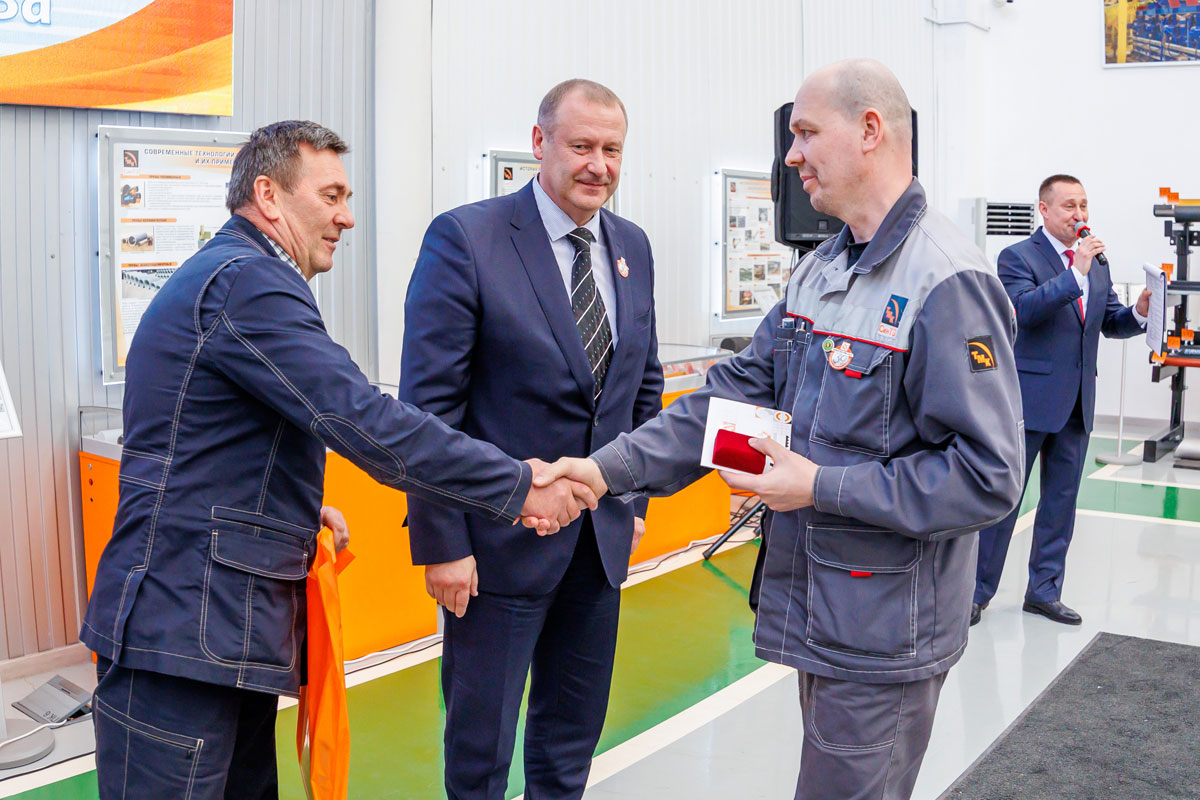 В Каменске-Уральском на СинТЗ отметили 30-летие цеха сопровождения производства | ЦСП СинТЗ отметил 30-летний юбилей