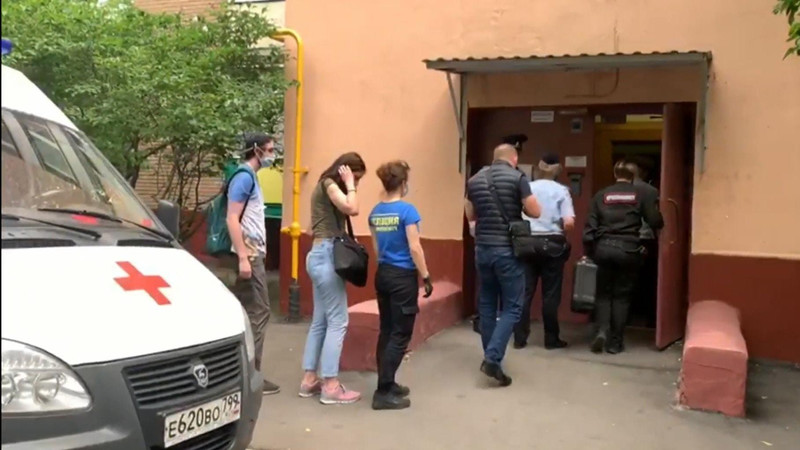 При стрельбе в жилом доме в Москве погибли четыре человека