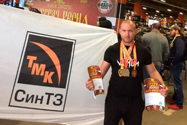 Работник СинТЗ Каменска-Уральского с неуемной энергией, стремлением идти вперед и верой в то, что делает — на Кубке Европы по пауэрлифтингу