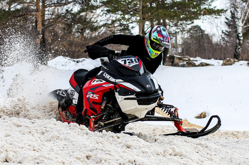 Каменские спортсмены стали первыми в снегоходах и сноубайках