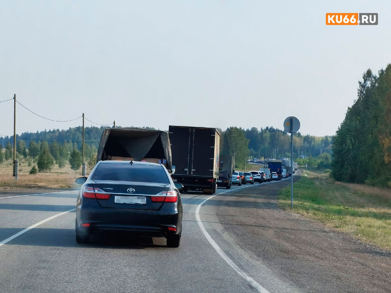 На автодороге между Екатеринбургом и Каменском-Уральским сегодня ограничат движение