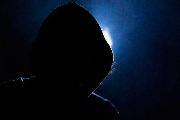 Неизвестный мужчина пытался заманить ребёнка к себе в автомобиль